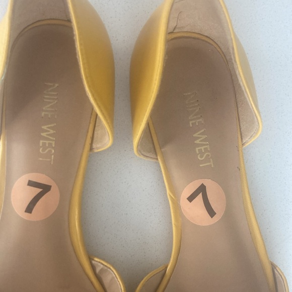 Nine West Women's Yellow Sandals - Size 7 - Picture 5 of 7